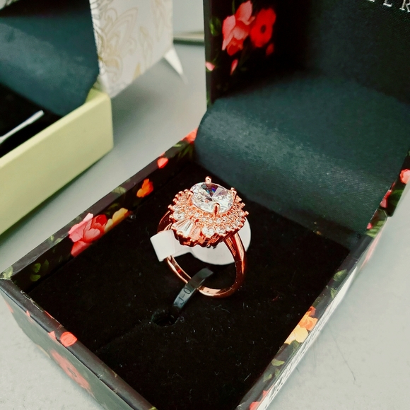 Ring - Picture 2 of 2